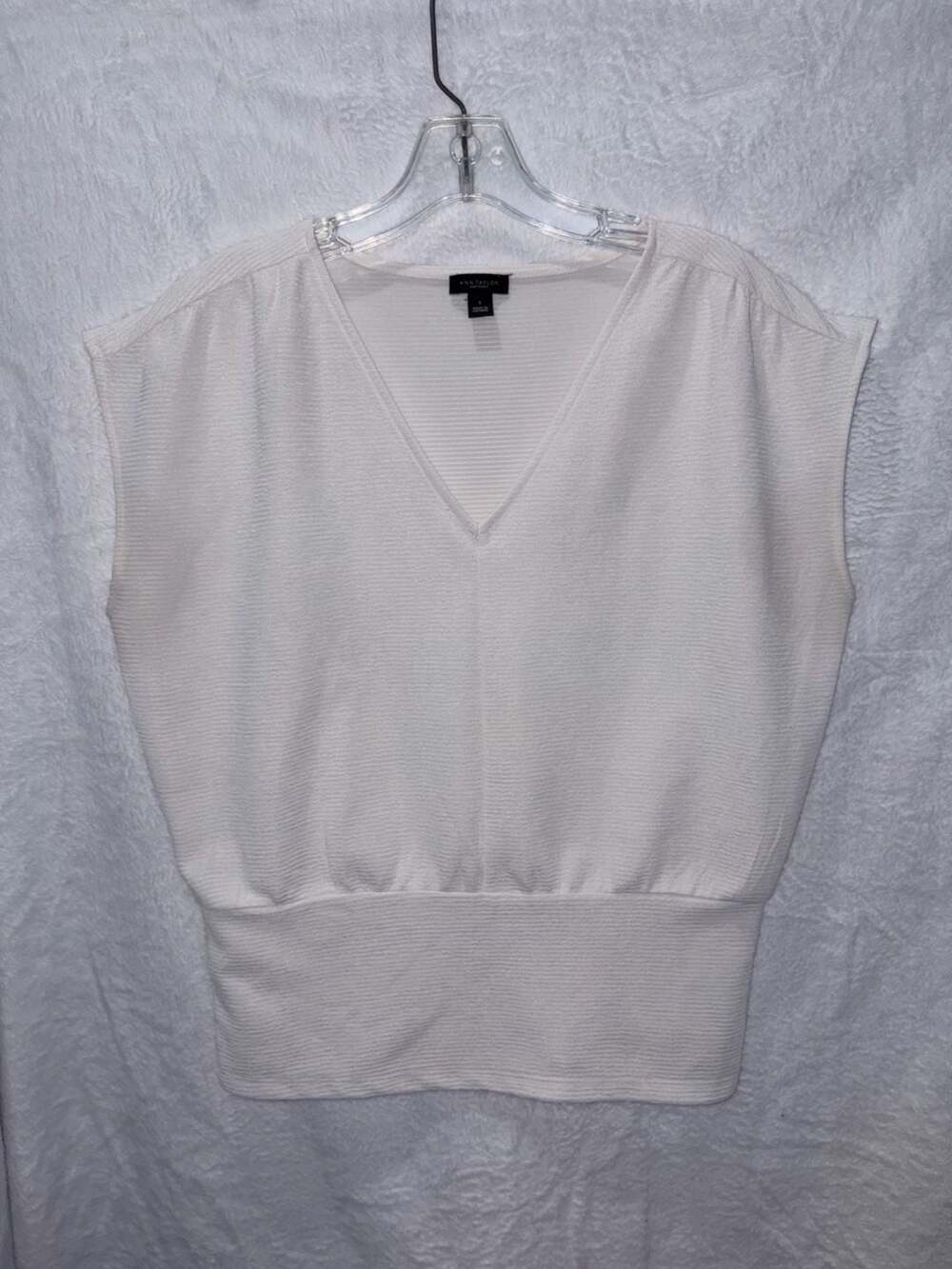 Ann Taylor Factory V-Neck Top Size S White Ribbed Sleeveless Blouse